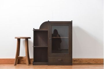 レトロ家具　昭和レトロ 珍しいデザインの変わり型 本箱(収納棚、本棚、飾り棚)