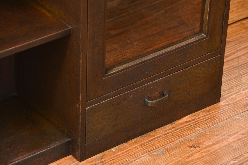 レトロ家具　昭和レトロ 珍しいデザインの変わり型 本箱(収納棚、本棚、飾り棚)