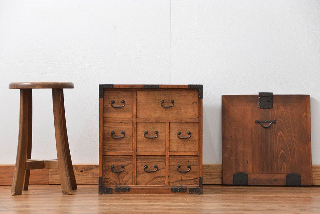 アンティーク家具　古民具・骨董 けんどん扉付きの小さな金庫箪笥(小引き出し、薬箪笥)