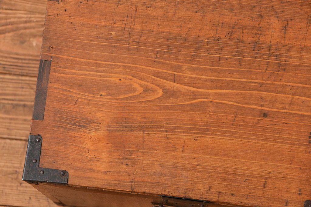 アンティーク家具　古民具・骨董 けんどん扉付きの小さな金庫箪笥(小引き出し、薬箪笥)