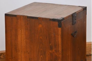 アンティーク家具　古民具・骨董 けんどん扉付きの小さな金庫箪笥(小引き出し、薬箪笥)
