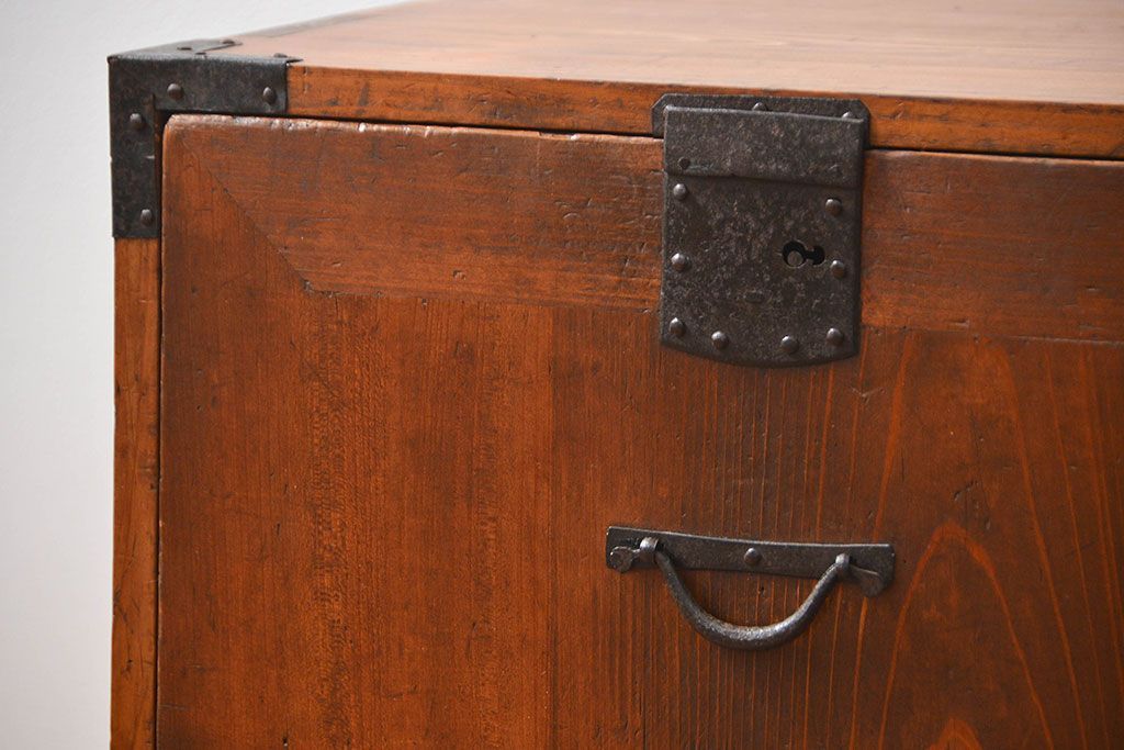 アンティーク家具　古民具・骨董 けんどん扉付きの小さな金庫箪笥(小引き出し、薬箪笥)