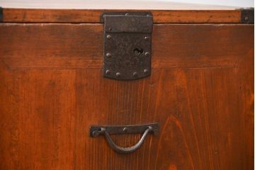 アンティーク家具　古民具・骨董 けんどん扉付きの小さな金庫箪笥(小引き出し、薬箪笥)