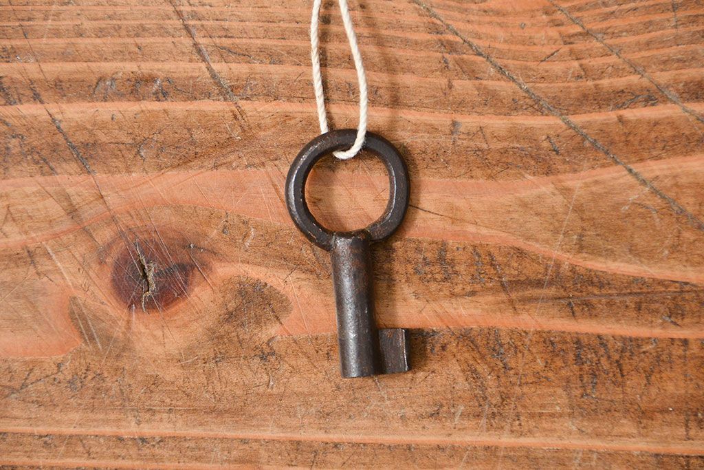 アンティーク家具　古民具・骨董 けんどん扉付きの小さな金庫箪笥(小引き出し、薬箪笥)