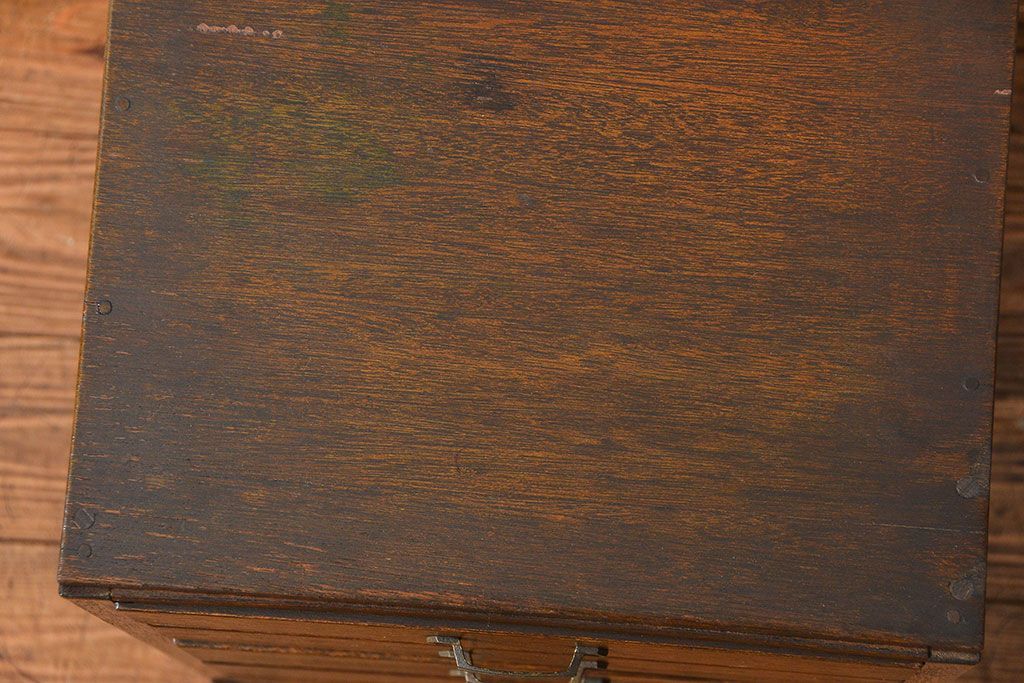 レトロ家具　アンティーク レトロなデザインの五段小引き出し