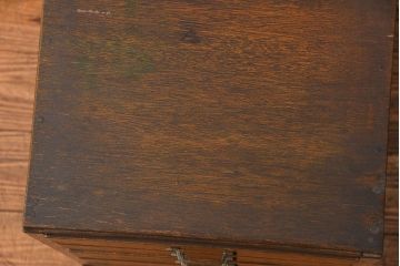 レトロ家具　アンティーク レトロなデザインの五段小引き出し