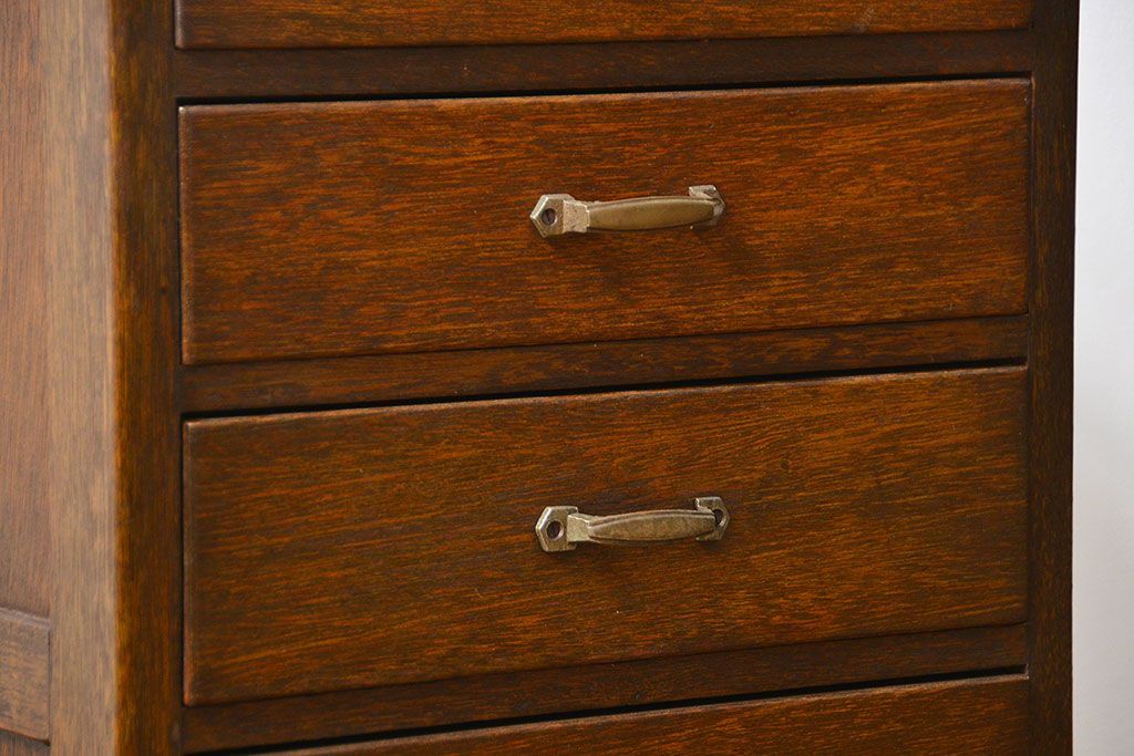 レトロ家具　アンティーク レトロなデザインの五段小引き出し