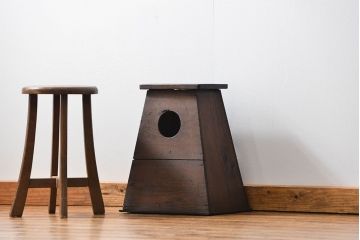 アンティーク レトロな古い木の踏み台(ステップ)