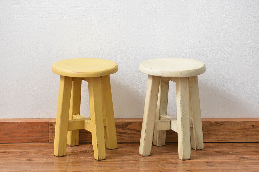 アンティーク家具　アンティークペイントの小供用スツール2脚セット(花台)(イス、椅子)