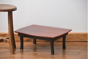 レトロ家具　古い木のレトロな朱塗り小さなちゃぶ台(テーブル、机)