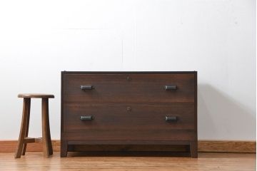 アンティーク家具　アンティーク 古い木のシンプルな脚付きローチェスト(1)(ローボード)