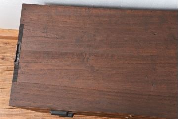 アンティーク家具　アンティーク 古い木のシンプルな脚付きローチェスト(1)(ローボード)