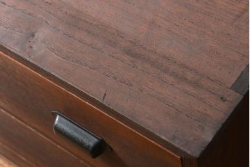 アンティーク家具　アンティーク 古い木のシンプルな脚付きローチェスト(1)(ローボード)