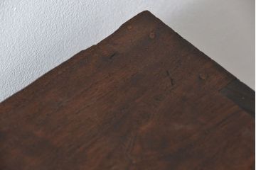 アンティーク家具　アンティーク 古い木のシンプルな脚付きローチェスト(1)(ローボード)