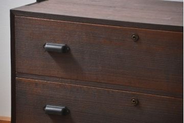 アンティーク家具　アンティーク 古い木のシンプルな脚付きローチェスト(1)(ローボード)