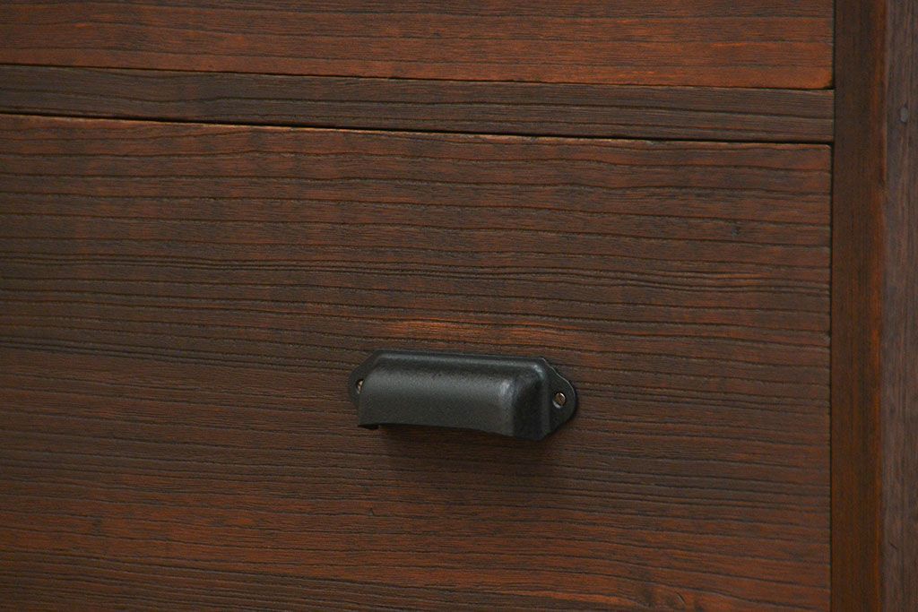 アンティーク家具　アンティーク 古い木のシンプルな脚付きローチェスト(1)(ローボード)