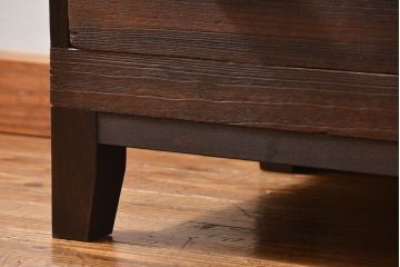 アンティーク家具　アンティーク 古い木のシンプルな脚付きローチェスト(1)(ローボード)