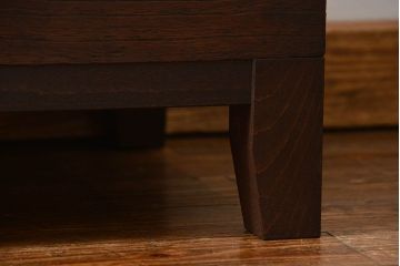 アンティーク家具　アンティーク 古い木のシンプルな脚付きローチェスト(1)(ローボード)