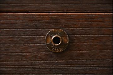 アンティーク家具　アンティーク 古い木のシンプルな脚付きローチェスト(1)(ローボード)