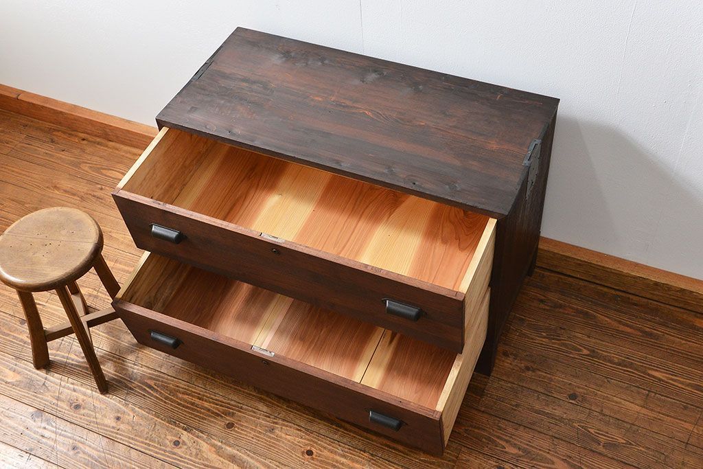 アンティーク家具　アンティーク 古い木のシンプルな脚付きローチェスト(2)(ローボード)