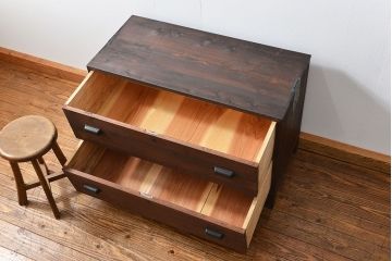 アンティーク家具　アンティーク 古い木のシンプルな脚付きローチェスト(2)(ローボード)