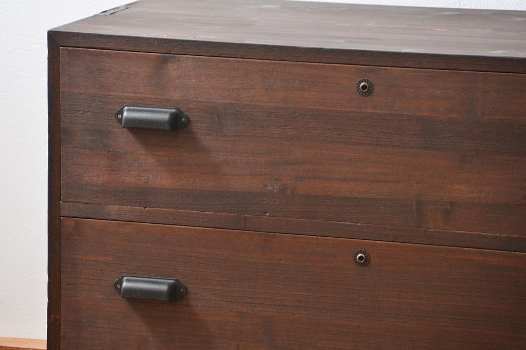 アンティーク家具　アンティーク 古い木のシンプルな脚付きローチェスト(2)(ローボード)