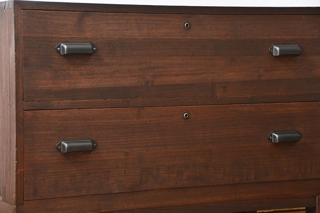 アンティーク家具　アンティーク 古い木のシンプルな脚付きローチェスト(2)(ローボード)