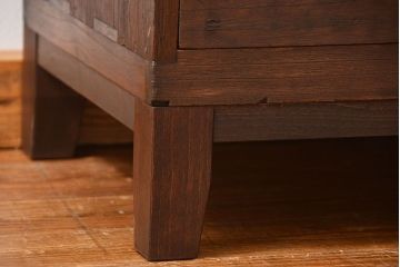 アンティーク家具　アンティーク 古い木のシンプルな脚付きローチェスト(2)(ローボード)