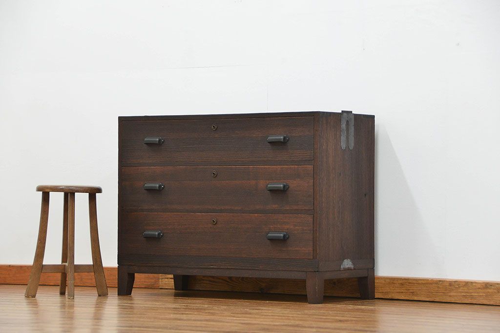 アンティーク家具　アンティーク 古い木のシンプルな脚付きローチェスト(3)(ローボード)