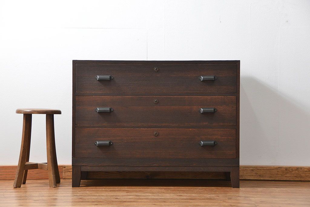 アンティーク家具　アンティーク 古い木のシンプルな脚付きローチェスト(3)(ローボード)