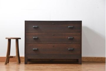 アンティーク家具　アンティーク 古い木のシンプルな脚付きローチェスト(3)(ローボード)