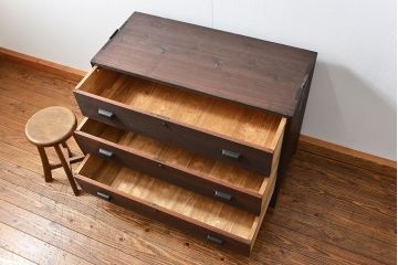 アンティーク家具　アンティーク 古い木のシンプルな脚付きローチェスト(3)(ローボード)