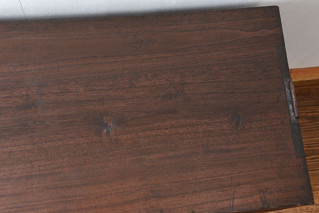 アンティーク家具　アンティーク 古い木のシンプルな脚付きローチェスト(3)(ローボード)