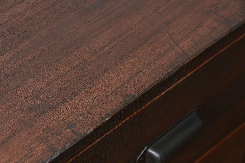 アンティーク家具　アンティーク 古い木のシンプルな脚付きローチェスト(3)(ローボード)