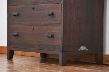 アンティーク家具　アンティーク 古い木のシンプルな脚付きローチェスト(3)(ローボード)