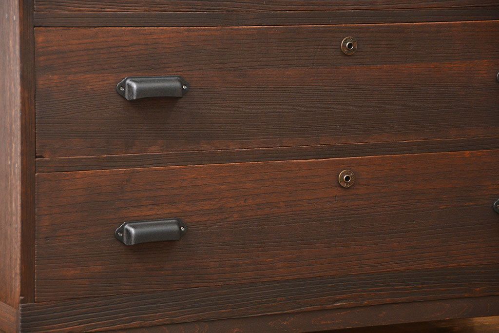 アンティーク家具　アンティーク 古い木のシンプルな脚付きローチェスト(3)(ローボード)