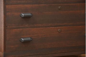 アンティーク家具　アンティーク 古い木のシンプルな脚付きローチェスト(3)(ローボード)