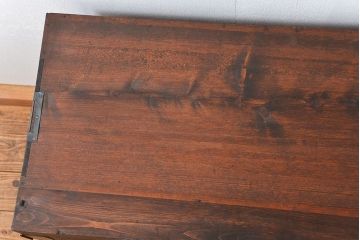 アンティーク家具　アンティーク 古い木の脚付きモールガラス収納棚(ローボード、飾り棚)