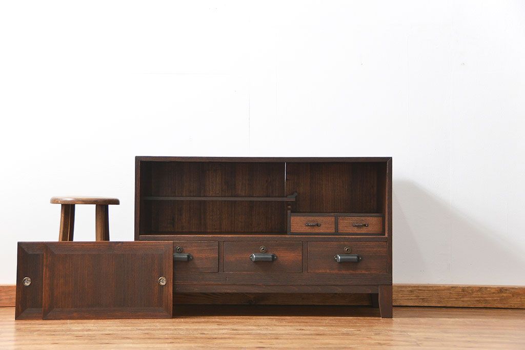 レトロ家具　昭和レトロ 古い木のシンプルな脚付きローボード(収納棚)