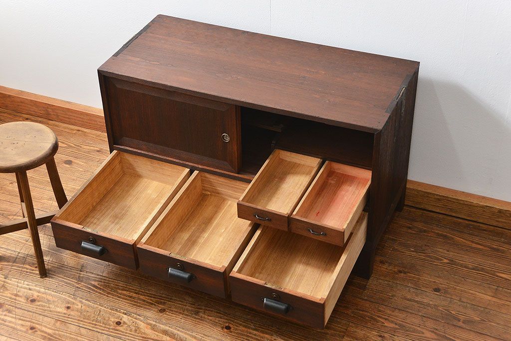 レトロ家具　昭和レトロ 古い木のシンプルな脚付きローボード(収納棚)