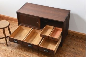 レトロ家具　昭和レトロ 古い木のシンプルな脚付きローボード(収納棚)