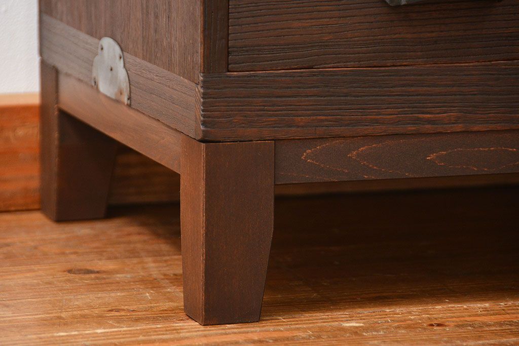 レトロ家具　昭和レトロ 古い木のシンプルな脚付きローボード(収納棚)