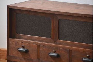 レトロ家具　昭和レトロ 古い木のアンティークダイヤガラス脚付きローボード(収納棚、TVボード)