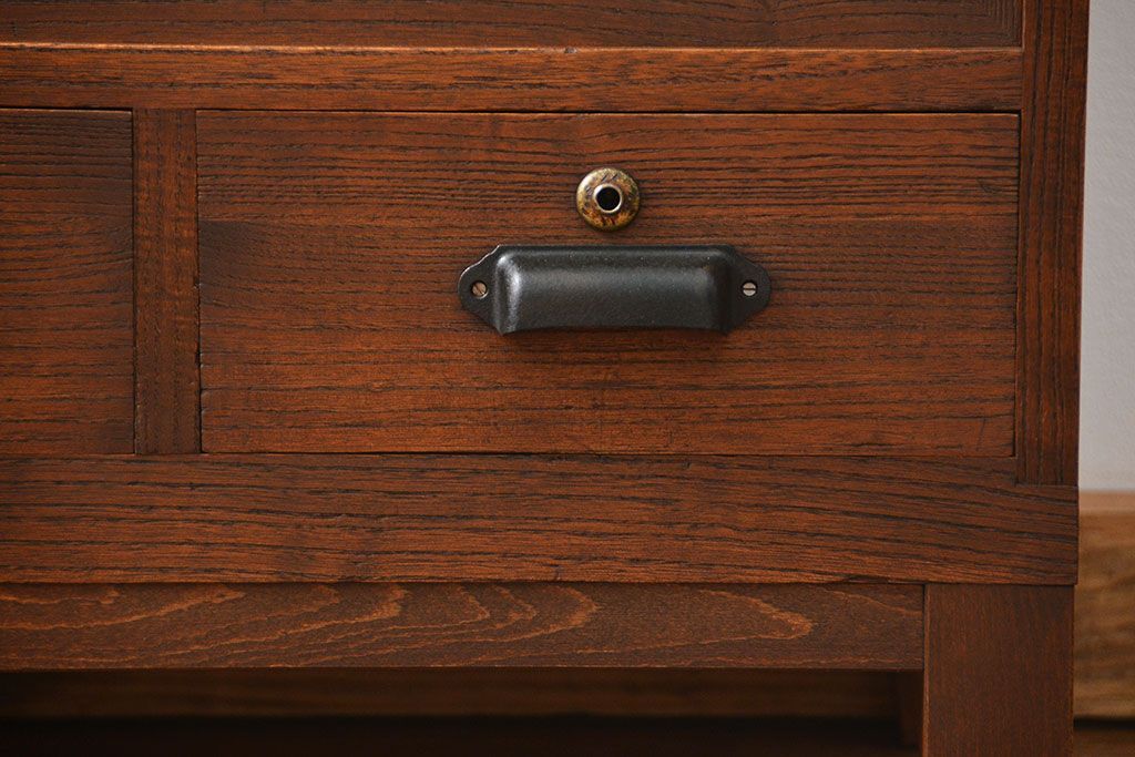 レトロ家具　昭和レトロ 古い木のアンティークダイヤガラス脚付きローボード(収納棚、TVボード)