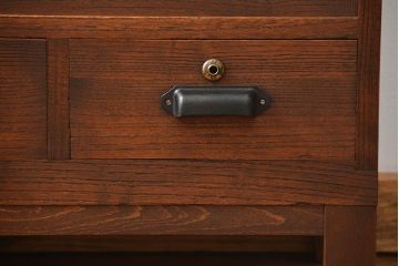 レトロ家具　昭和レトロ 古い木のアンティークダイヤガラス脚付きローボード(収納棚、TVボード)