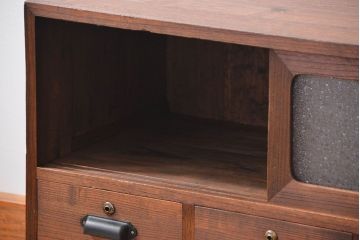 レトロ家具　昭和レトロ 古い木のアンティークダイヤガラス脚付きローボード(収納棚、TVボード)