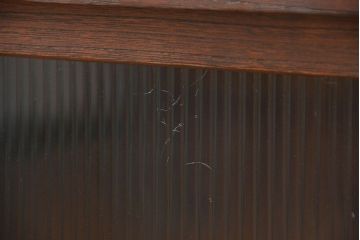 レトロ家具　アンティーク レトロなデザインの脚付きモールガラスローボード(テレビボード、収納棚)