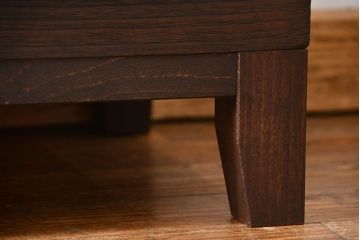 レトロ家具　アンティーク レトロなデザインの脚付きモールガラスローボード(テレビボード、収納棚)