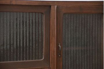 アンティーク家具　アンティーク　銀モールガラスの脚付きローボード(収納棚、TVボード)