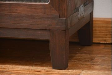 アンティーク家具　アンティーク　銀モールガラスの脚付きローボード(収納棚、TVボード)